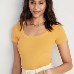 Old Navy ribbed Scoop Neck T-shirt tee Large yellow Gold